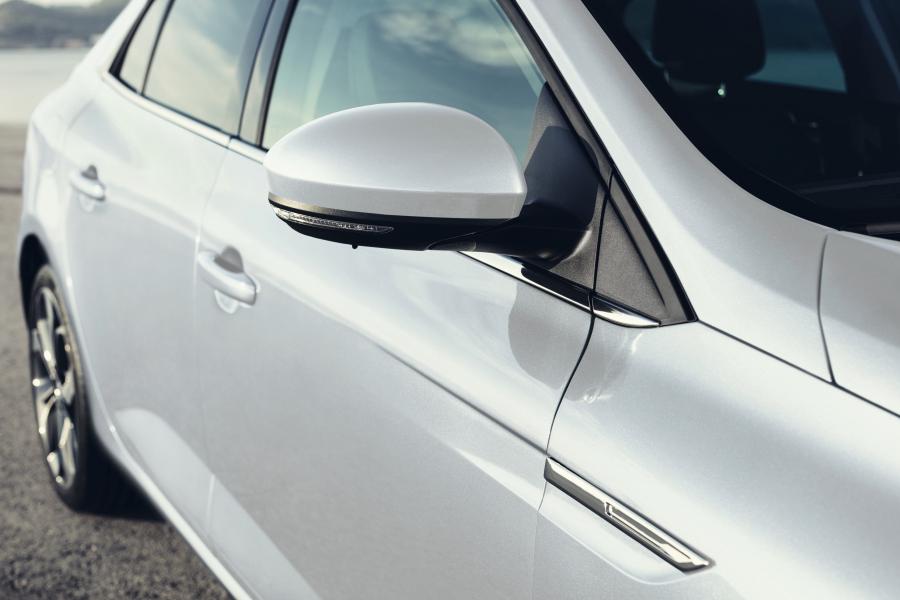 Детали экстерьера Renault Megane Sedan 2016 года  (фото 50 из 52)